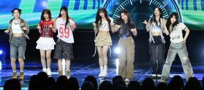 유스피어, 강렬한 '줌' 무대[TEN포토+]