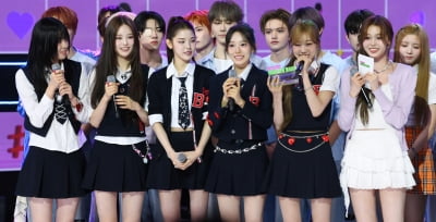 이즈나, '삡' 더쇼 1위[TEN포토]