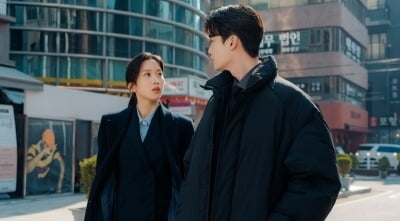 '아이유♥' 이종석, 철벽남 됐다…문가영과 묘한 관계, '서초동' 케미 기대