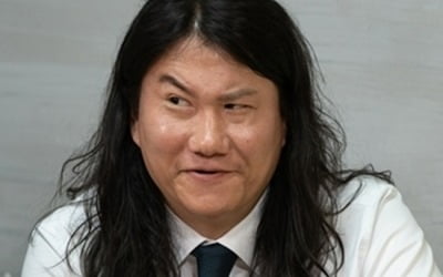 유명 개그맨, 나이 논란 불거졌다…김동현 의혹 제기, "45세 속였을까봐" ('핸썸즈')