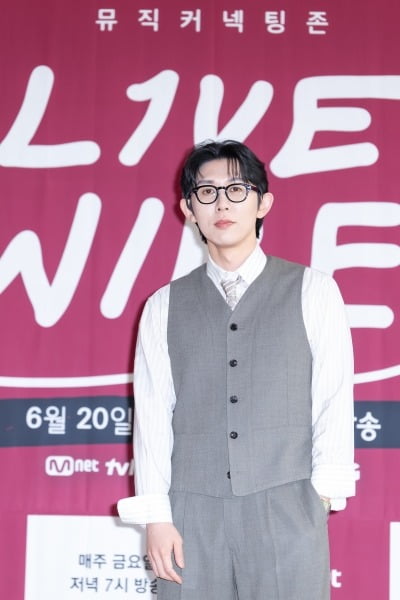 '35세 미혼' 코쿤, 용기 내 소신 발언했다…"안 만나고 연락만 주고받는 상황 아쉬워" ('라이브')