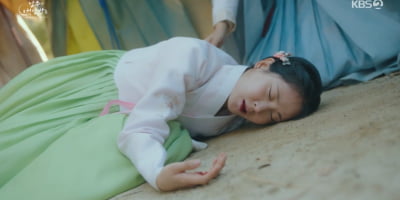 [종합] 서현, 쓰러졌다…길거리서 얼굴 창백해진 채 피 토하며 기절, ♥옥택연이 병 간호 ('남주의 첫날밤을')