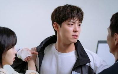 박보검, 끝내 폭발했다…뻔뻔한 오정세 병문안에 주먹 '불끈' ('굿보이')