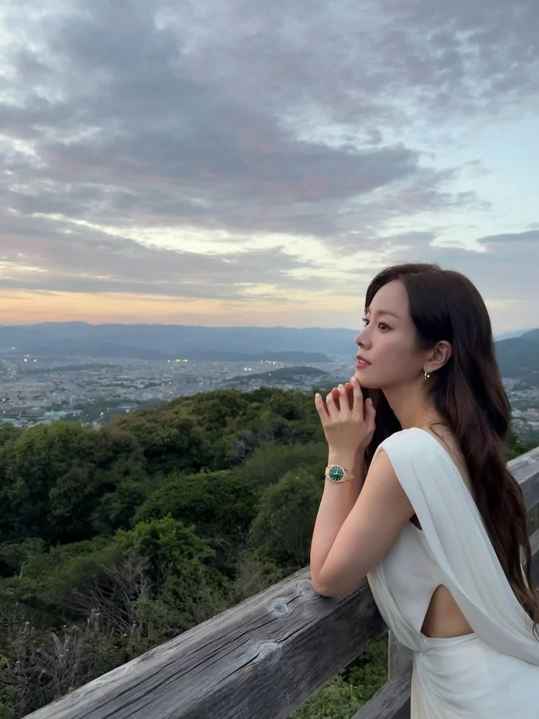 사진 = 한지민 인스타그램