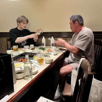 김재중X추성훈, 막걸리 건배+'70살 여행' 약속…"이 조합 무슨일"