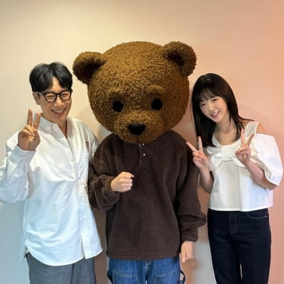 '66년생' 지석진과 음원 낸 '31세' 지예은..."밀크쉐이크 같은 상큼한 미모"