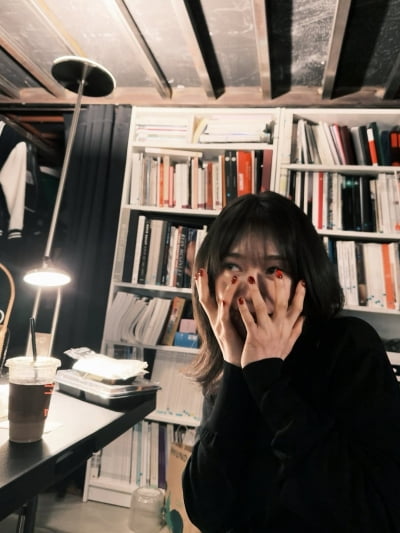 '학폭 의혹' 끝낸 김히어라, 네일 자랑 하며 광기 미모 과시