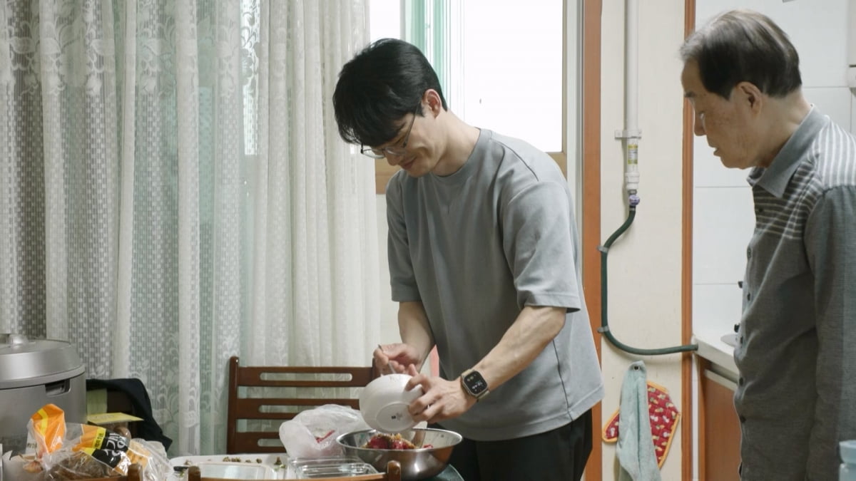 오광록 손절했던 子, 9년 만에 조부 만났다…세상 떠난 조모 폰엔 '우리 강아지'('아빠하고')