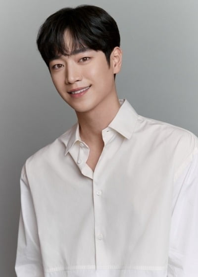 서강준, 알고보니 '의리남'이었다…소속사 후배 위해  0%대 시청률 '사계의 봄' 특별 출연