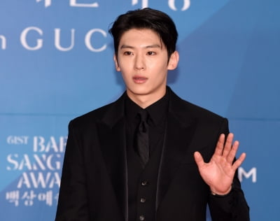 "능력 안 돼서 다 찔러봤다"던 덱스, 여전히 승승장구…방송가가 주목하는 이유 [TEN스타필드]