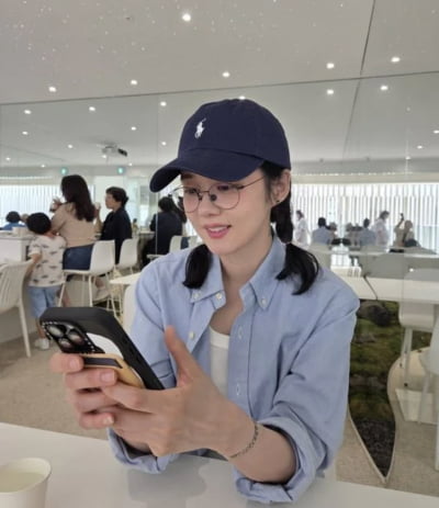 장나라, 얼굴 얼마나 작길래…동안 미모 볼캡에 파묻혔다