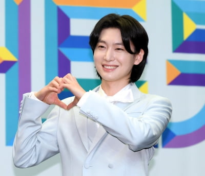 "BTS 느낌 나" 김용빈, 상금만 3억 받았다더니…복고풍 패션까지 소화 ('사랑의 콜센타')