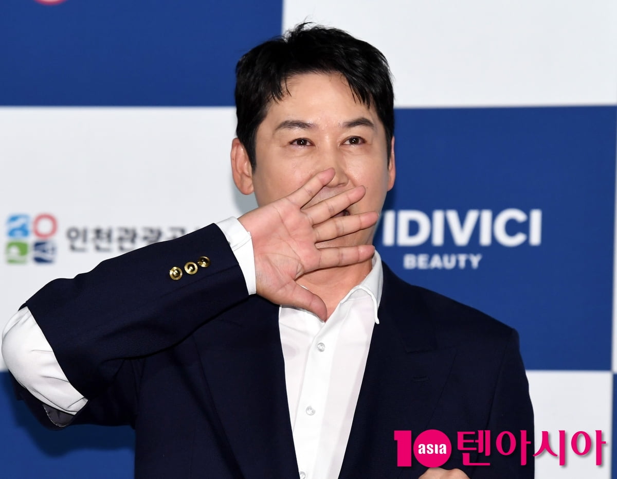 신동엽, 아이돌 엔딩 포즈[TEN포토]