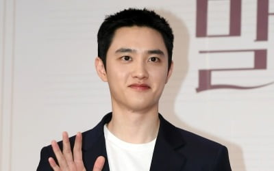 도경수, 데뷔 13년 차에 겹경사 터졌다…아시아 투어→첫 정규 앨범 발매
