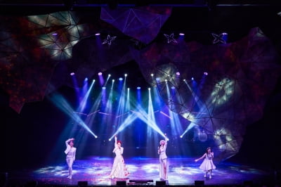 뮤지컬 '프리다', 조명·소품들은 거들뿐...오직 연기력만으로 '600 관객' 압도 [TEN리뷰]