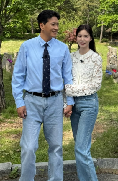 '세 딸 입양' 진태현, 피 안 섞인 여동생 공개…"3년 전부터 함께"
