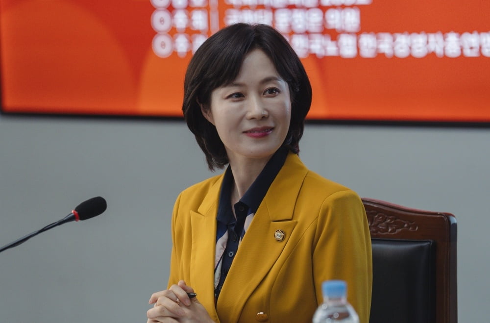 '폭싹' 애순이 성공했네…국회의원 된 문소리, 기업인들에 후원금 받아 ('노무진')