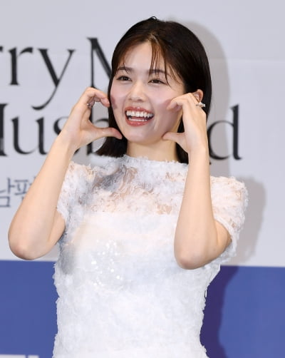 코시바 후우카(小芝風花), 애교 넘치는 한국 하트[TEN포토+]