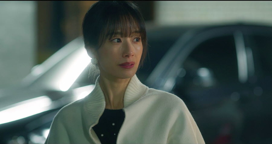 '지성♥' 이보영, 새 얼굴 갈아끼웠다…13년 만에 복귀, "모든 게 뒤틀리기 시작" ('메리킬즈피플')