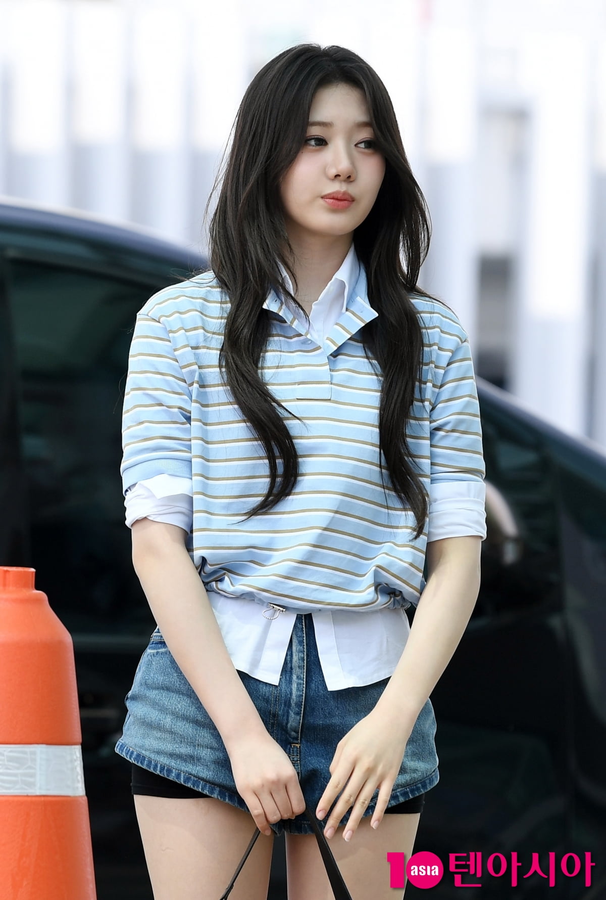베이비몬스터 로라, 상큼한 청청 공항패션[TEN포토+]