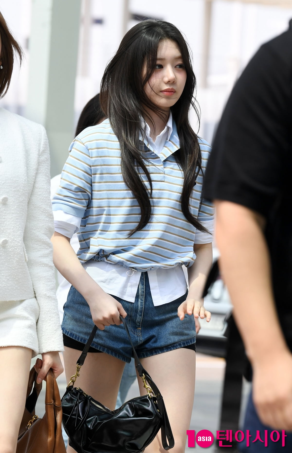 베이비몬스터 로라, 상큼한 청청 공항패션[TEN포토+]