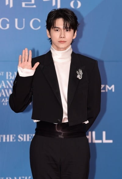 [단독] 옹성우, 데뷔 9년 차에 깜짝 소식 알렸다…'프로듀스101'→'보이즈플래닛' 시즌2 출연