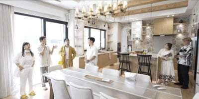 브라이언, 300평 초호화 대저택 공개…전현무도 감탄 "끝이 안 보여"('전참시')