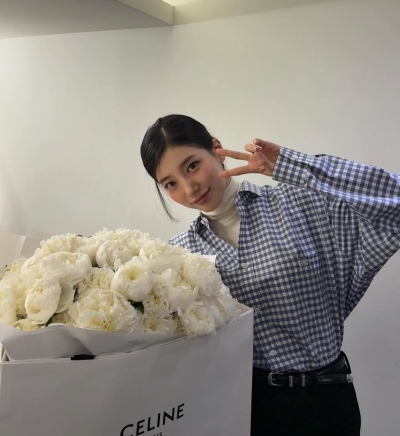 '68억 건물주' 수지, 30대 되고 더 업그레이드 된 미모...꽃 보다 더 청순해