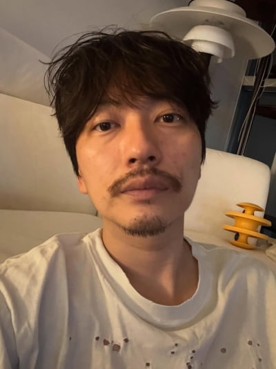 '9년 열애 후 결별' 이동휘, 심경 변화 왔나...풍성한 수염 무슨 일