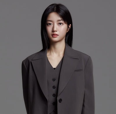 [공식] '리틀 전지현' 김현수, 아이유 바통 받았다…'나의 아저씨' 7년 만에 재탄생