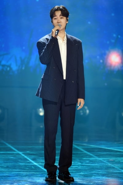 송민준, 시선강탈 꽃미소[TEN포토]