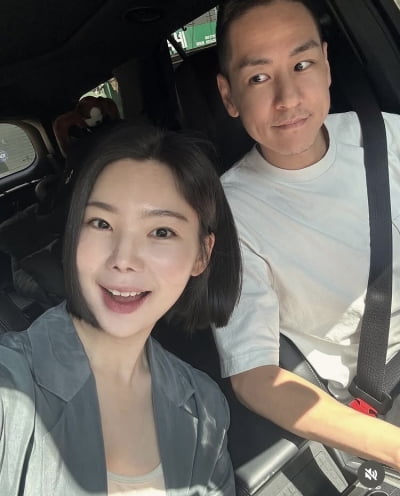 Korean Reality Stars Lee Da-eun and Yoon Nam-gi Enjoy a Refreshing Date with New Hairstyles