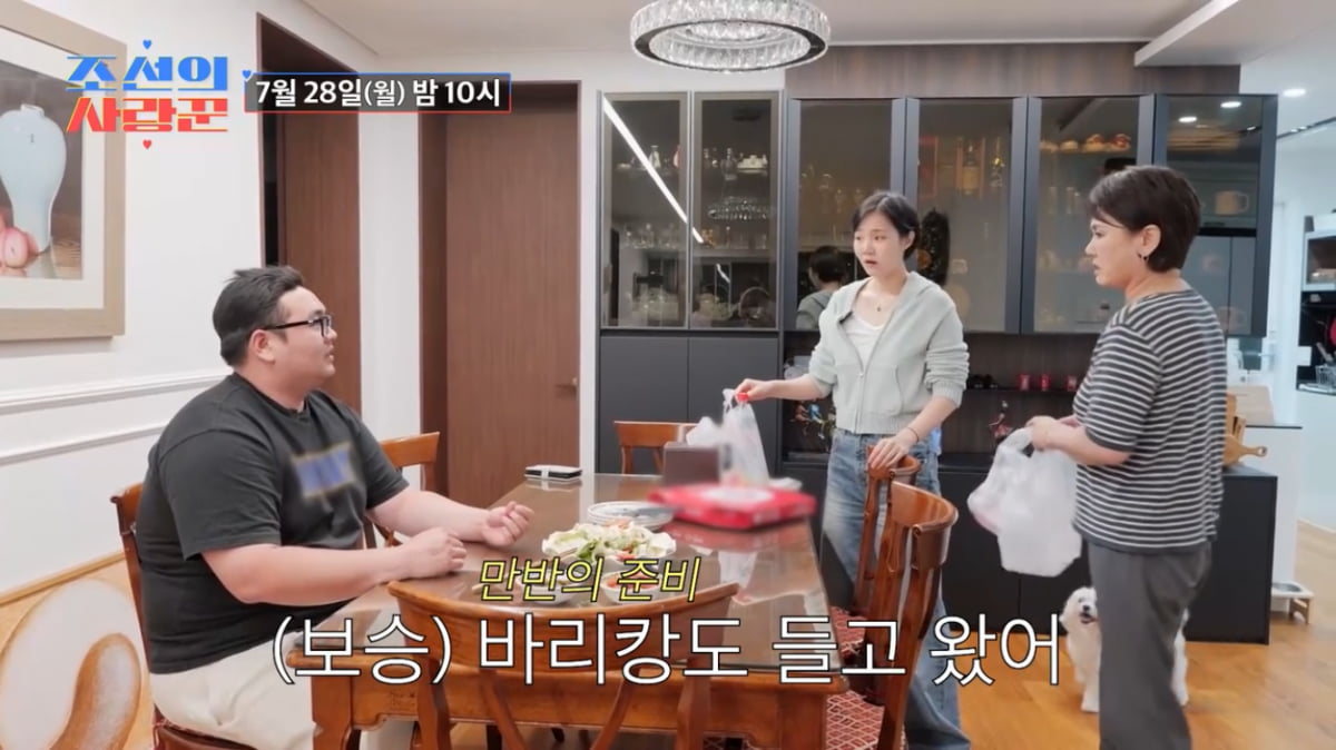 이경실 딸, 윙크로 사람 홀리기… 母 닮아 여배우 포스