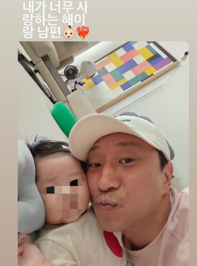 손담비, 딸 영어책만 450만원어치 사더니…“너무 사랑해” 공개 고백