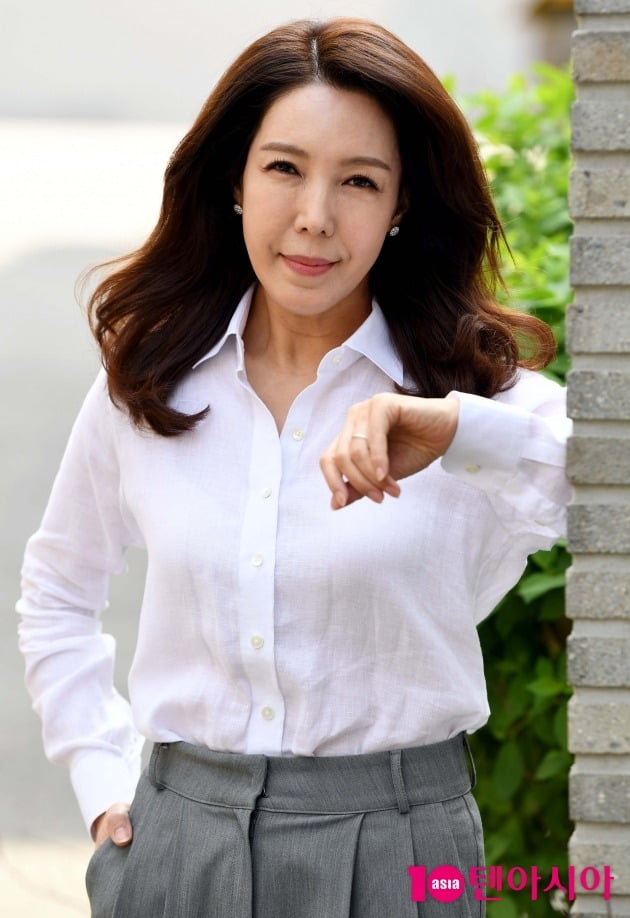 [종합] '59세' 전수경, 재혼 후 팔자폈다…"미국인 남편 덕에 호텔서 생활" ('가보자고')