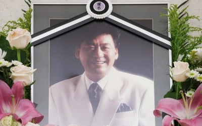 故 현철 1주기, 장윤정→임영웅까지 아울렀던 트로트계 큰 별