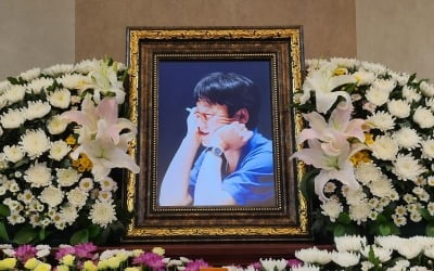 '학전' 김민기, 오늘(21일) 1주기…"복각 LP 발매·추모 행사 NO"