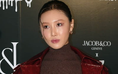 '29세' 화사, 청력 손실 밝혔다…"한쪽 귀 잘 안들려, 뒤에서 많이 울어" ('크리코')[종합]