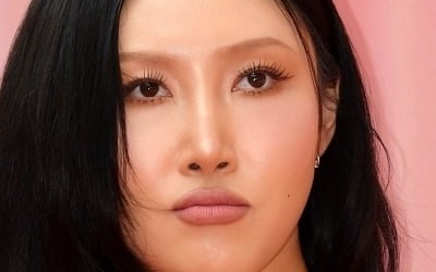 [종합] 화사, '외설 논란'에 입열었다…결국 눈물 "가슴 찢어져, 공황 장애로 불안" ('크리코')