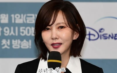 '김승우♥' 김남주, 이혼설에 입 열었다…"금슬 좋다고 소문 내줘" [종합]