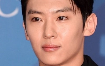 덱스, 연기력 논란 이유 있었다…"중요한 역할인 줄 몰라, 연기 배운 적 없어" ('짠한형')