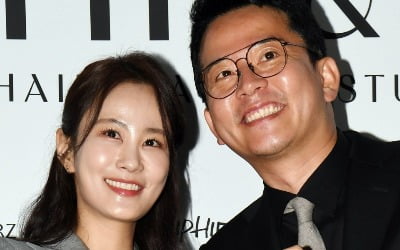 '억대 결혼식' 김준호♥김지민, 19금 신혼 자랑…"옷 뭐 입고 기다리냐고" ('우리지금만나')