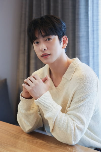Actor Park Jin-young Reflects on Popularity and Career Growth