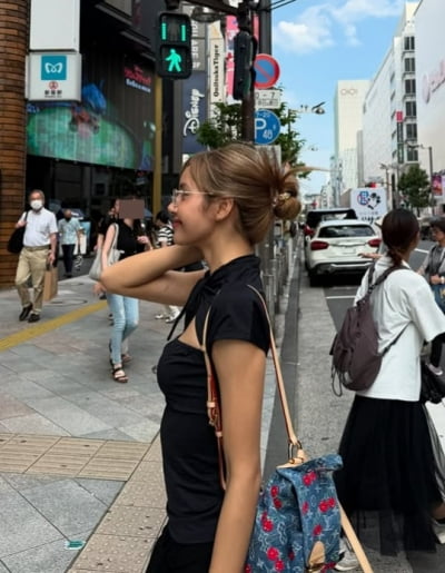 블핑 리사, 글로벌 아이돌인데…일본 거리서 아무도 못 알아봐
