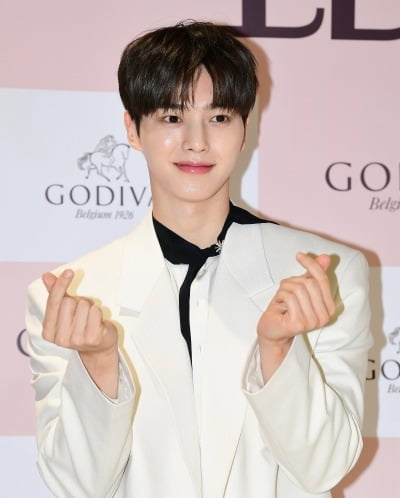 차은우 가고 송강 온다…전역 복귀작에 엇갈린 반응 "또 고등학생" VS "피아니스트 기대" [TEN스타필드]
