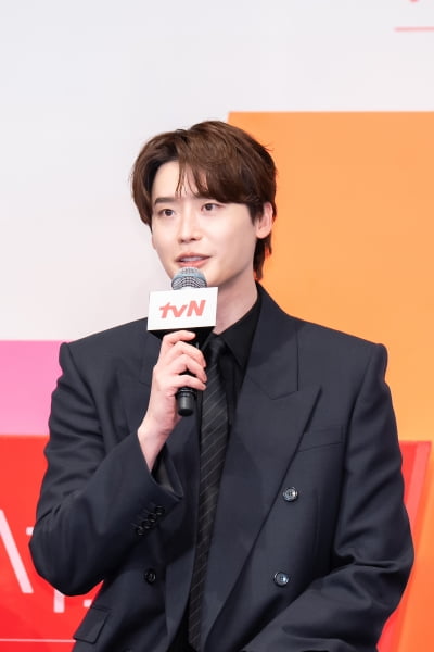 [종합] 이종석, '아이유 동생' 강유석 만났다…3년 만에 복귀한 이유 "기세 무섭더라" ('서초동')