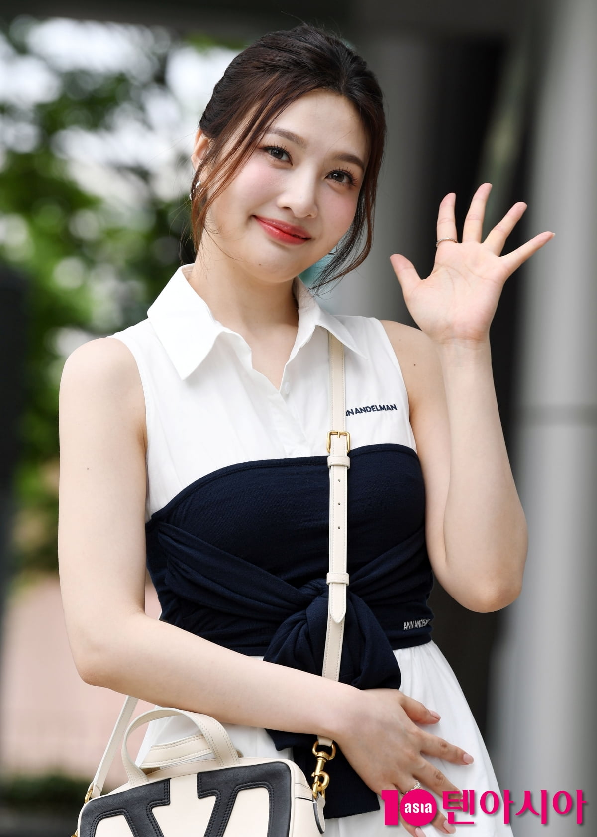 레드벨벳 조이, 폭염 날리는 꽃미소...어떻게 봐도 예쁨 한가득[TEN포토+]