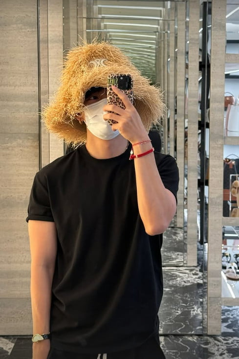 사진=뷔 SNS