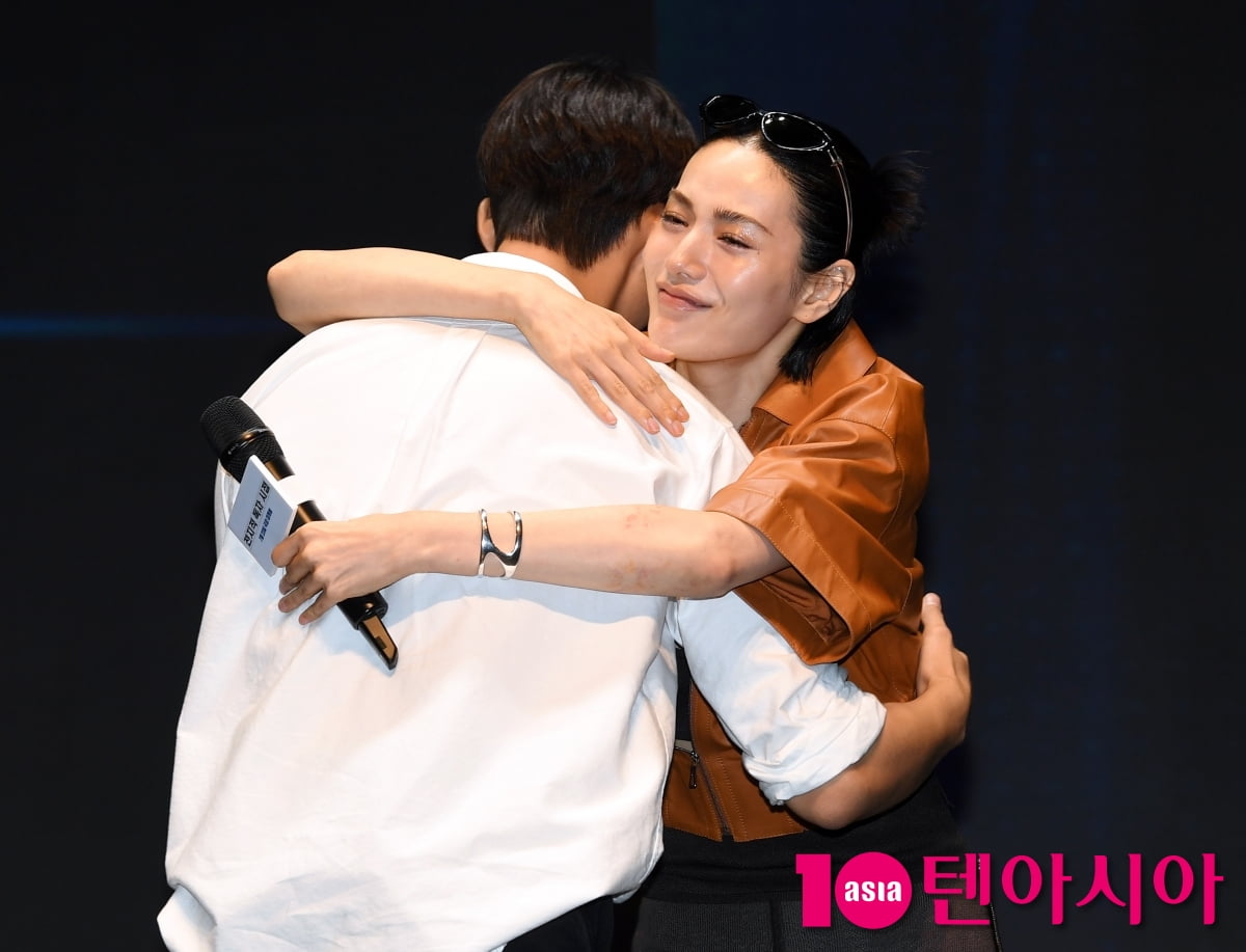 나나, 젠가 흑기사...나의 구세주[TEN포토+]