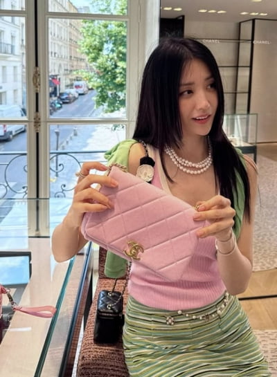 박하선, C사로 휘감았는데 또 명품 쇼핑…본고장 지나칠 수 없나